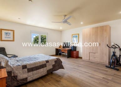 6 bedroom Villa for sale in Los Montesinos with pool - € 779,000 (Ref: 9818735)