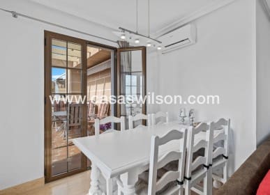 3 makuuhuone Huoneisto myytävänä paikassa Orihuela Costa mukana uima-altaan - 269 000 € (Ref: 9818737)