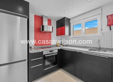 3 makuuhuone Huoneisto myytävänä paikassa Orihuela Costa mukana uima-altaan - 269 000 € (Ref: 9818737)