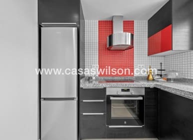3 makuuhuone Huoneisto myytävänä paikassa Orihuela Costa mukana uima-altaan - 269 000 € (Ref: 9818737)