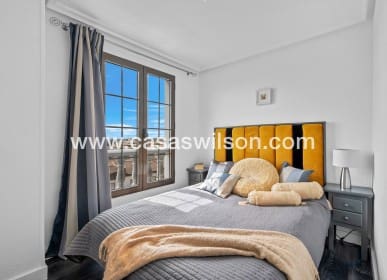 3 makuuhuone Huoneisto myytävänä paikassa Orihuela Costa mukana uima-altaan - 269 000 € (Ref: 9818737)