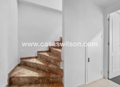 3 makuuhuone Huoneisto myytävänä paikassa Orihuela Costa mukana uima-altaan - 269 000 € (Ref: 9818737)