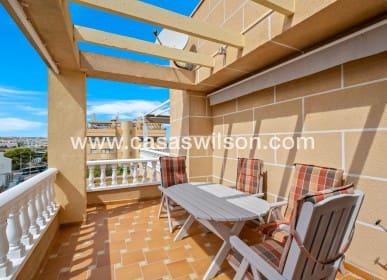 3 makuuhuone Huoneisto myytävänä paikassa Orihuela Costa mukana uima-altaan - 269 000 € (Ref: 9818737)