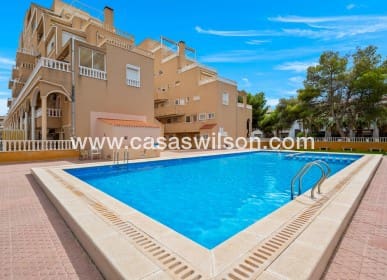 3 makuuhuone Huoneisto myytävänä paikassa Orihuela Costa mukana uima-altaan - 269 000 € (Ref: 9818737)