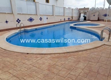 2 soveværelse Lejlighed til salg i Orihuela med swimmingpool - € 140.000 (Ref: 9818738)