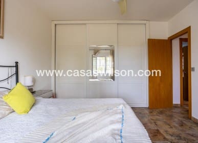 Chalet de 5 habitaciones en La Hoya en venta con piscina - 510.000 € (Ref: 9830369)