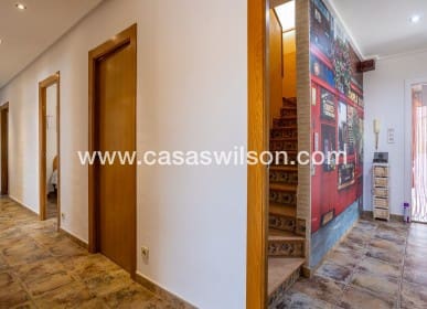 Chalet de 5 habitaciones en La Hoya en venta con piscina - 510.000 € (Ref: 9830369)