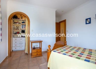 Chalet de 5 habitaciones en La Hoya en venta con piscina - 510.000 € (Ref: 9830369)