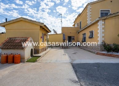 Chalet de 5 habitaciones en La Hoya en venta con piscina - 510.000 € (Ref: 9830369)