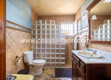 Chalet de 5 habitaciones en La Hoya en venta con piscina - 510.000 € (Ref: 9830369)