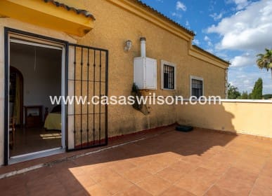 Chalet de 5 habitaciones en La Hoya en venta con piscina - 510.000 € (Ref: 9830369)