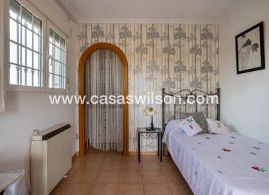 Chalet de 5 habitaciones en La Hoya en venta con piscina - 510.000 € (Ref: 9830369)