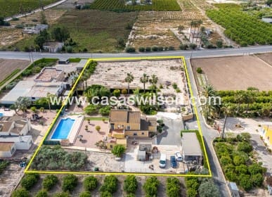 Chalet de 5 habitaciones en La Hoya en venta con piscina - 510.000 € (Ref: 9830369)