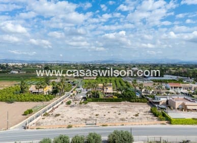 Chalet de 5 habitaciones en La Hoya en venta con piscina - 510.000 € (Ref: 9830369)