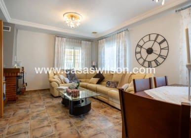 Chalet de 5 habitaciones en La Hoya, Elche / Elx en venta con piscina - 510.000 € (Ref: 9830369)