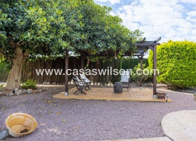 Chalet de 5 habitaciones en La Hoya en venta con piscina - 510.000 € (Ref: 9830369)