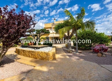 Chalet de 5 habitaciones en La Hoya en venta con piscina - 510.000 € (Ref: 9830369)