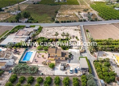 Chalet de 5 habitaciones en La Hoya en venta con piscina - 510.000 € (Ref: 9830369)