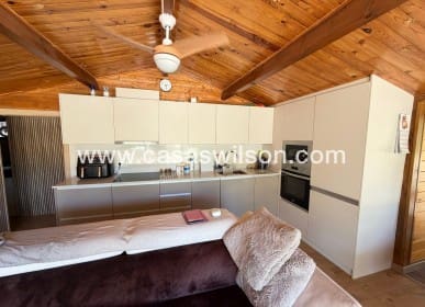 2 slaapkamer Houten huis te koop in Torremendo, Orihuela met zwembad - € 330.000 (Ref: 9844474)