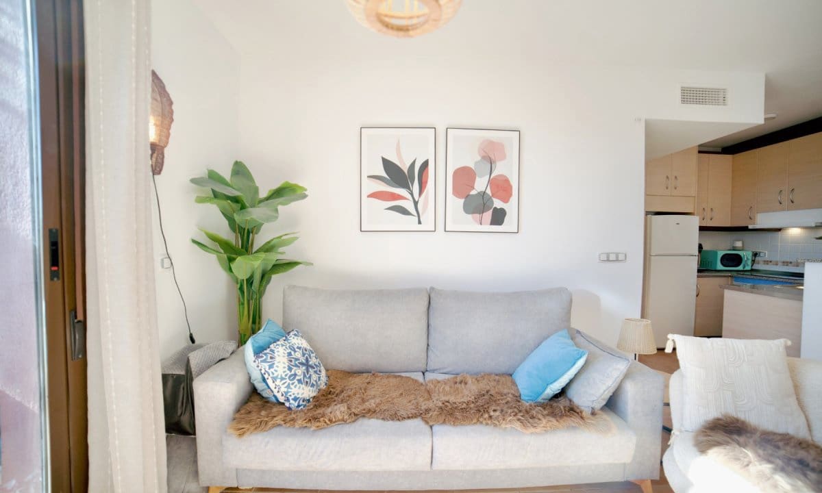 2 makuuhuone Huoneisto myytävänä paikassa Los Collados mukana uima-altaan - 132 500 € (Ref: 9581370)