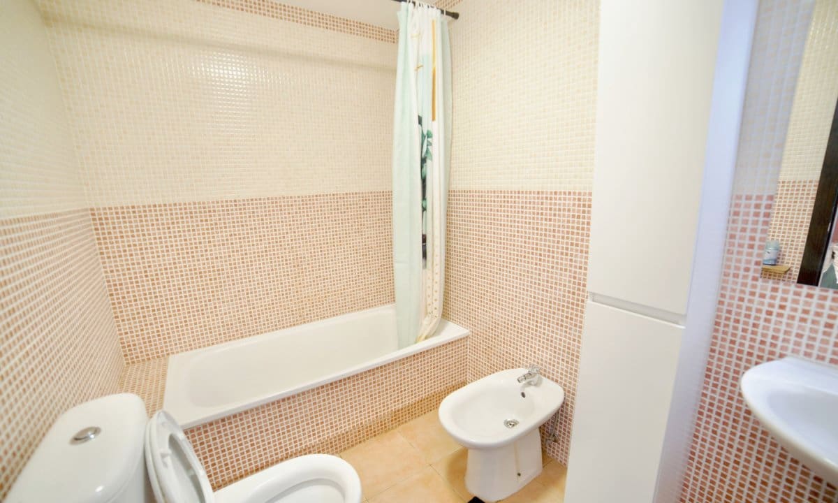 2 makuuhuone Huoneisto myytävänä paikassa Los Collados mukana uima-altaan - 132 500 € (Ref: 9581370)