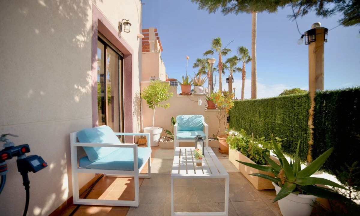 2 makuuhuone Huoneisto myytävänä paikassa Los Collados mukana uima-altaan - 132 500 € (Ref: 9581370)