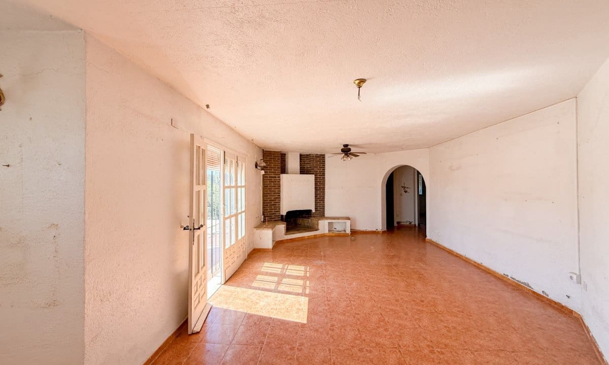 4 bedroom Finca/Country House for sale in Calabardina with pool - € 320,000 (Ref: 9709446)