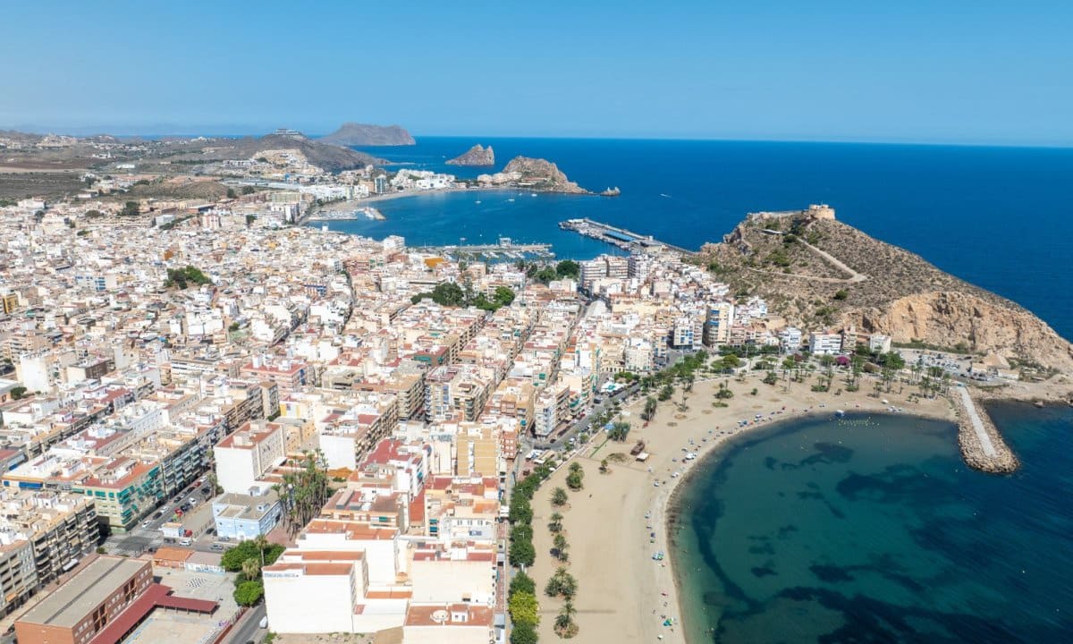 Commercial for sale in Aguilas with garage - € 340,000 (Ref: 9719325)