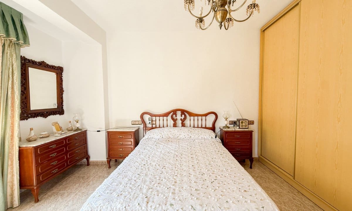 Chalet de 4 habitaciones en Aguilas en venta con garaje - 360.000 € (Ref: 9734214)