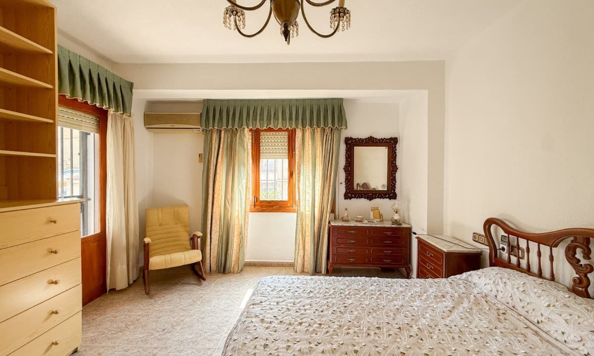 Chalet de 4 habitaciones en Aguilas en venta con garaje - 360.000 € (Ref: 9734214)