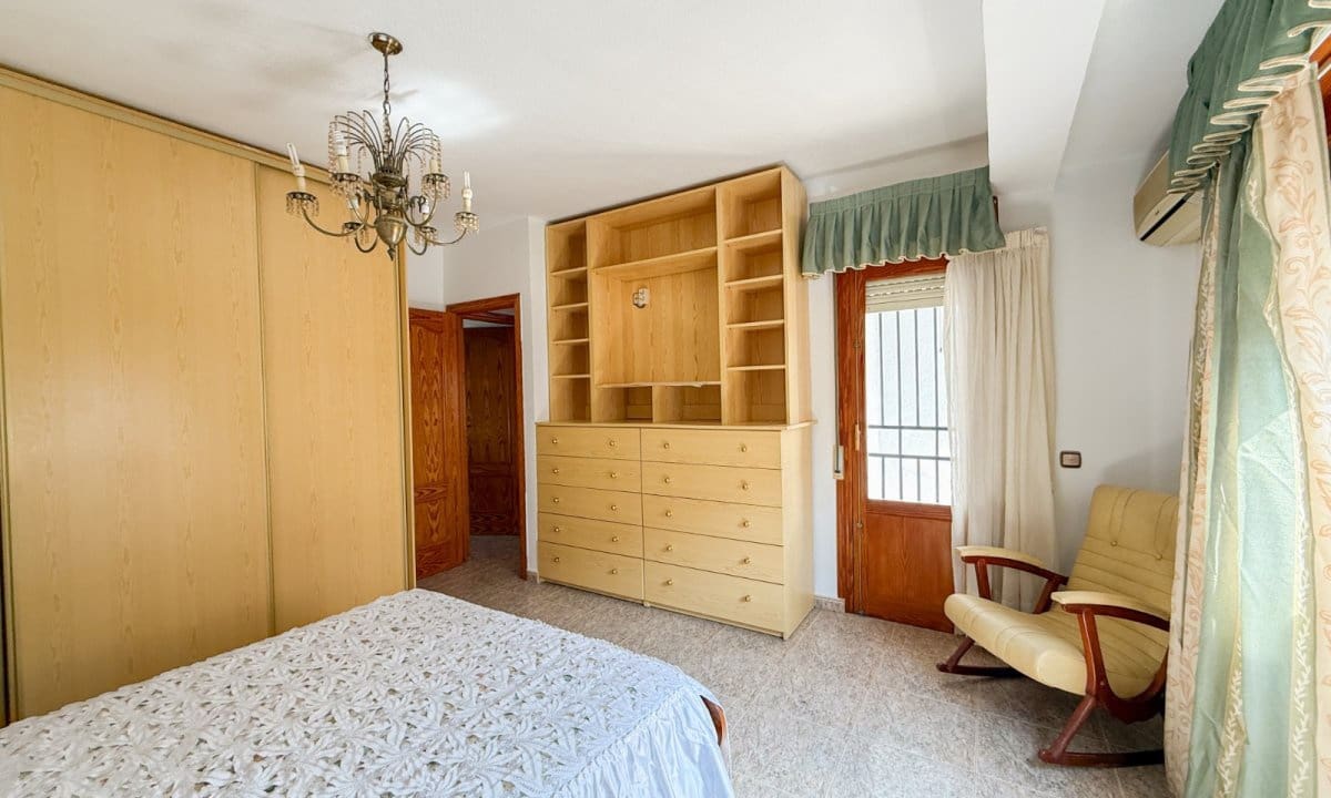 Chalet de 4 habitaciones en Aguilas en venta con garaje - 360.000 € (Ref: 9734214)