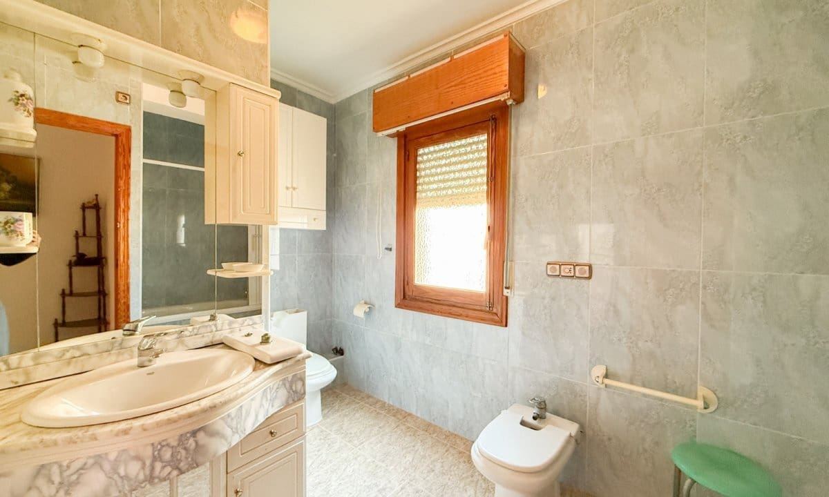 Chalet de 4 habitaciones en Aguilas en venta con garaje - 360.000 € (Ref: 9734214)