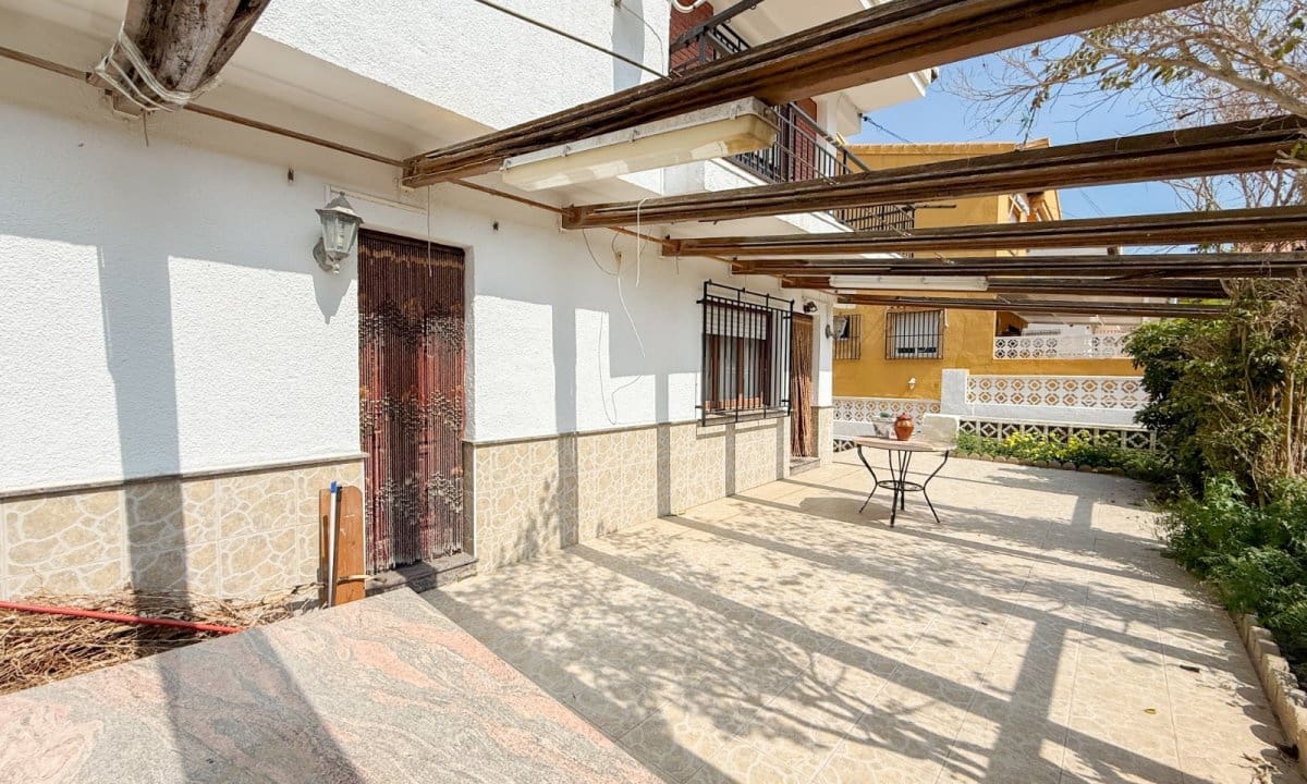 Chalet de 4 habitaciones en Aguilas en venta con garaje - 360.000 € (Ref: 9734214)