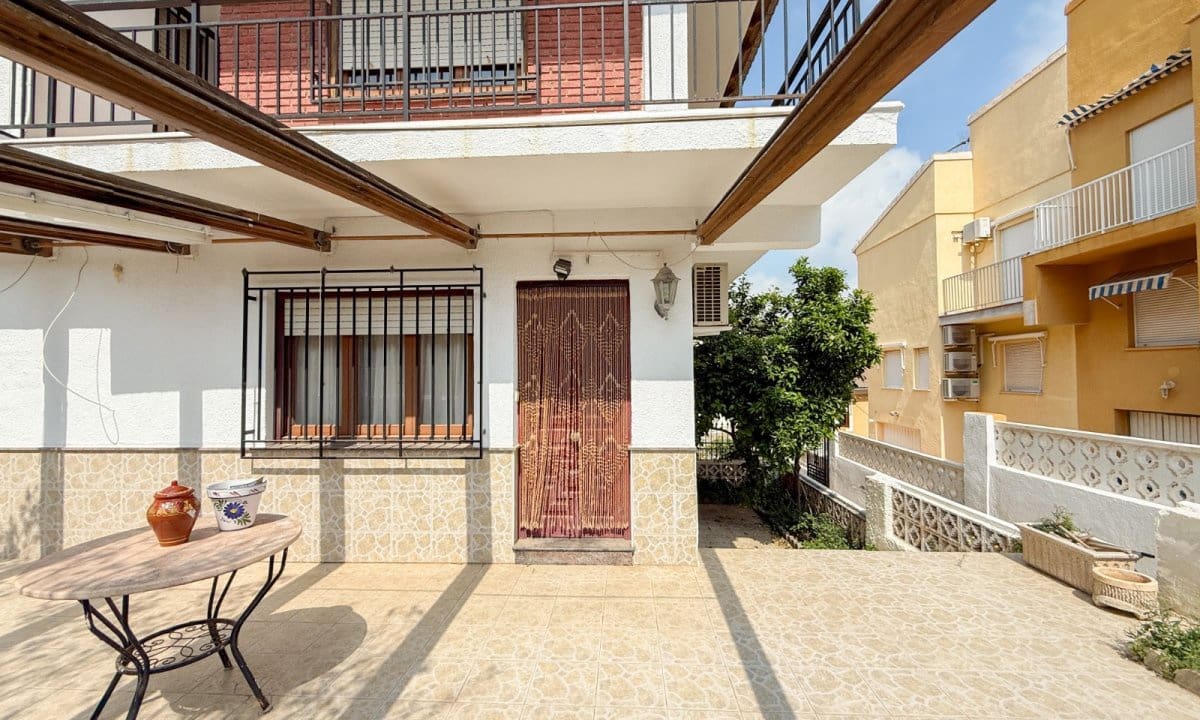 Chalet de 4 habitaciones en Aguilas en venta con garaje - 360.000 € (Ref: 9734214)