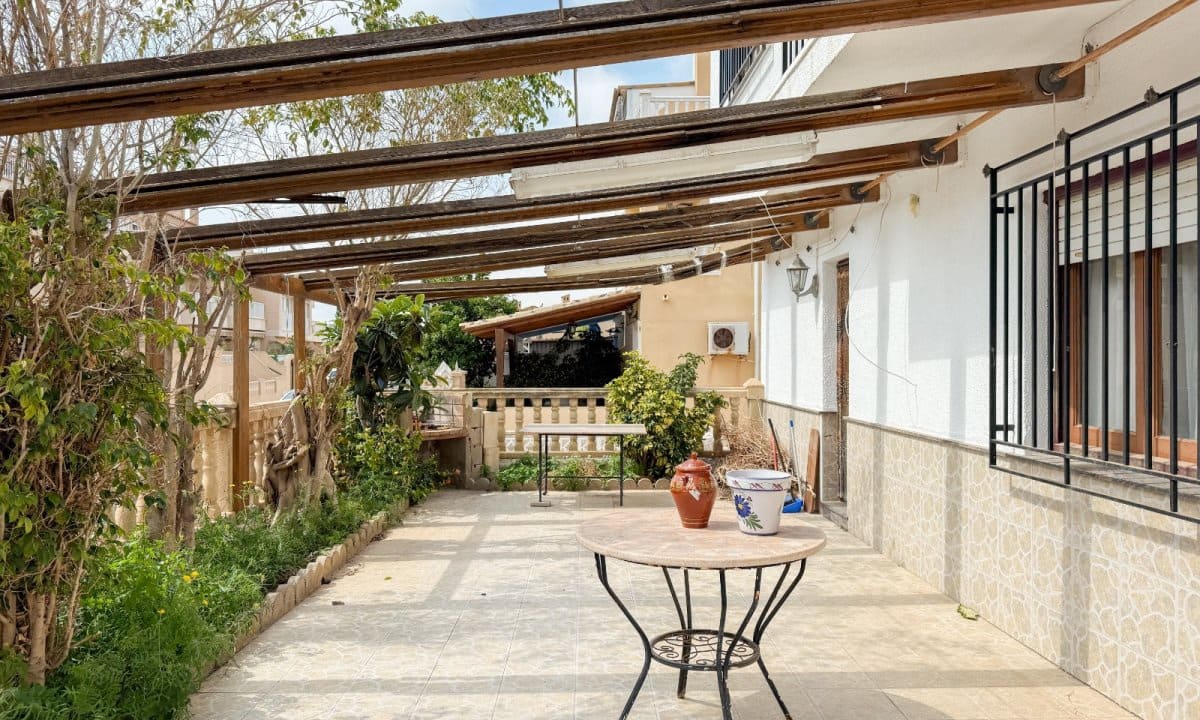 Chalet de 4 habitaciones en Aguilas en venta con garaje - 360.000 € (Ref: 9734214)