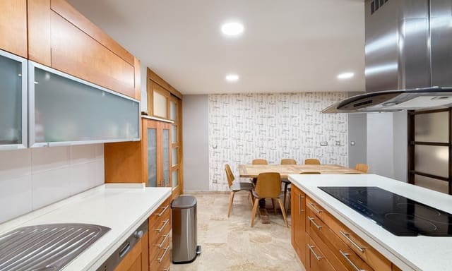 4 sovrum Takvåning till salu i Casco Antiguo, Aguilas med garage - 620 000 € (Ref: 9796539)