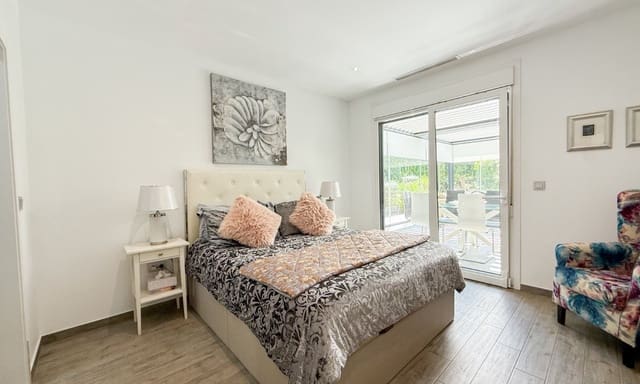 4 soveværelse Villa til salg i El Rubial, Aguilas med garage - € 695.000 (Ref: 9838774)