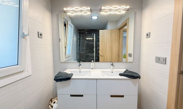 4 soveværelse Villa til salg i El Rubial, Aguilas med garage - € 695.000 (Ref: 9838774)