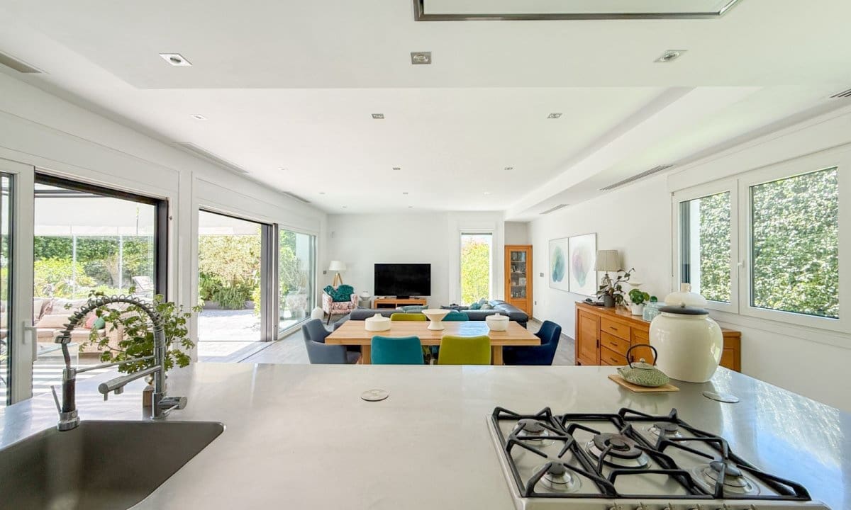 4 bedroom Villa for sale in Aguilas with garage - € 695,000 (Ref: 9838774)