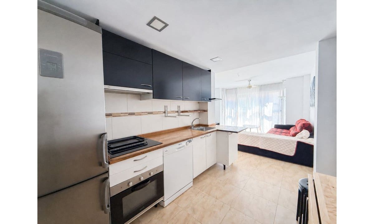 2 bedroom Apartment for sale in Aguilas - € 134,000 (Ref: 9880405)