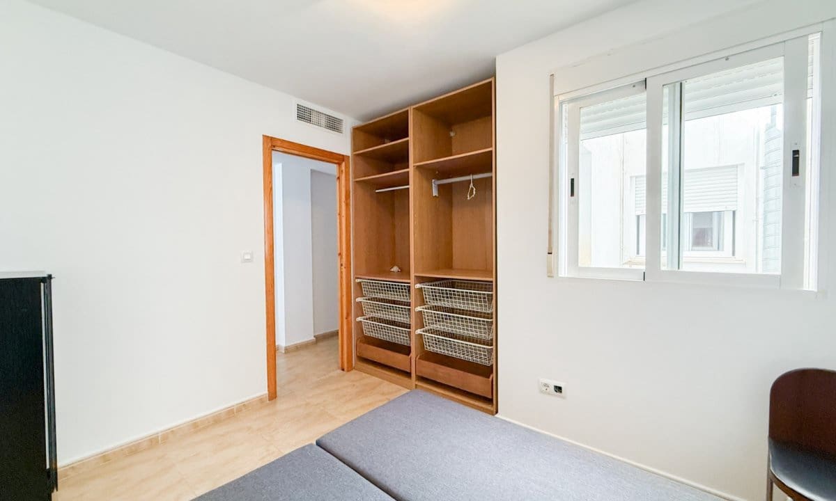 2 bedroom Apartment for sale in Aguilas - € 134,000 (Ref: 9880405)