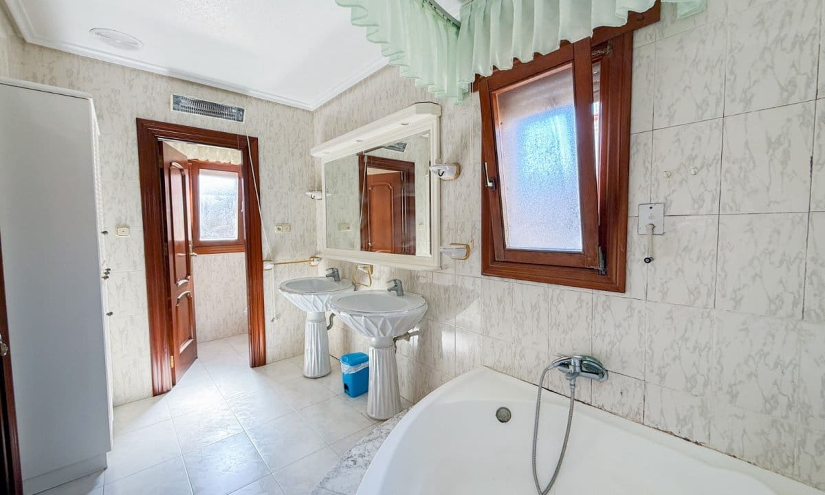 4 sypialnia Willa na sprzedaż w Calabardina z garażem - 420 000 € (Ref: 9919178)