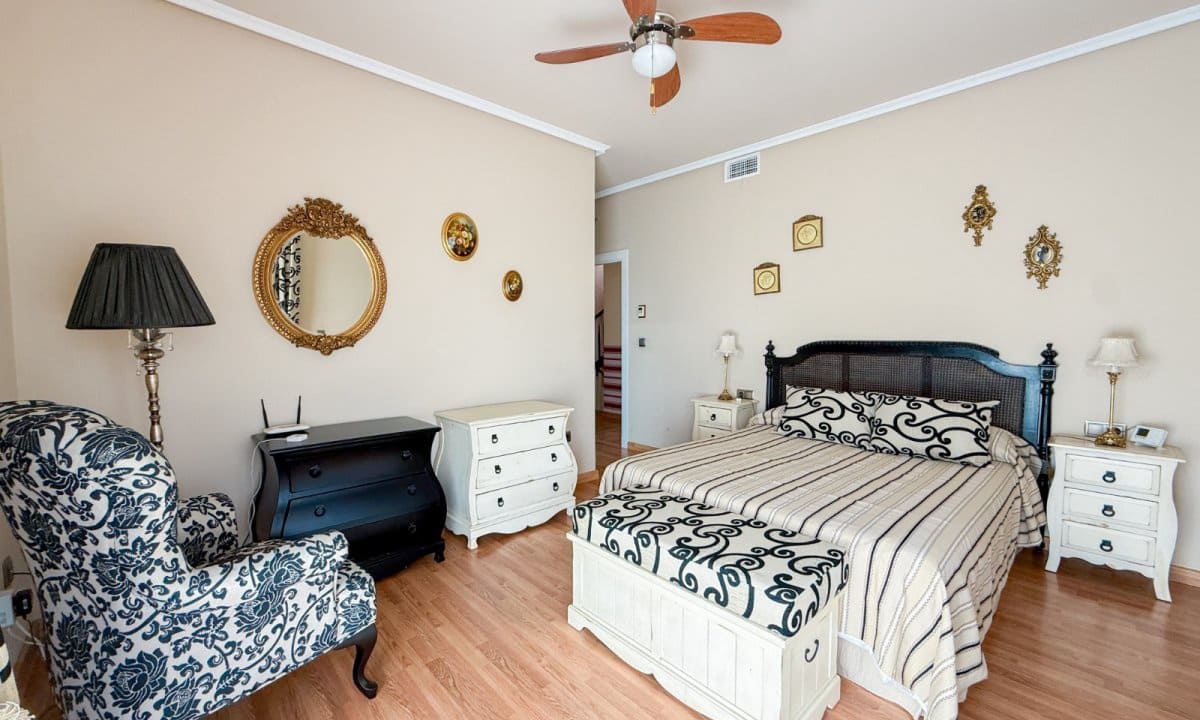 3 sypialnia Apartament na sprzedaż w Calarreona z basenem garażem - 630 000 € (Ref: 9996488)