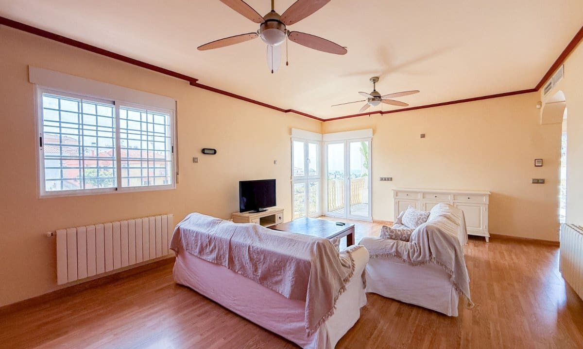 3 sypialnia Apartament na sprzedaż w Calarreona z basenem garażem - 630 000 € (Ref: 9996488)