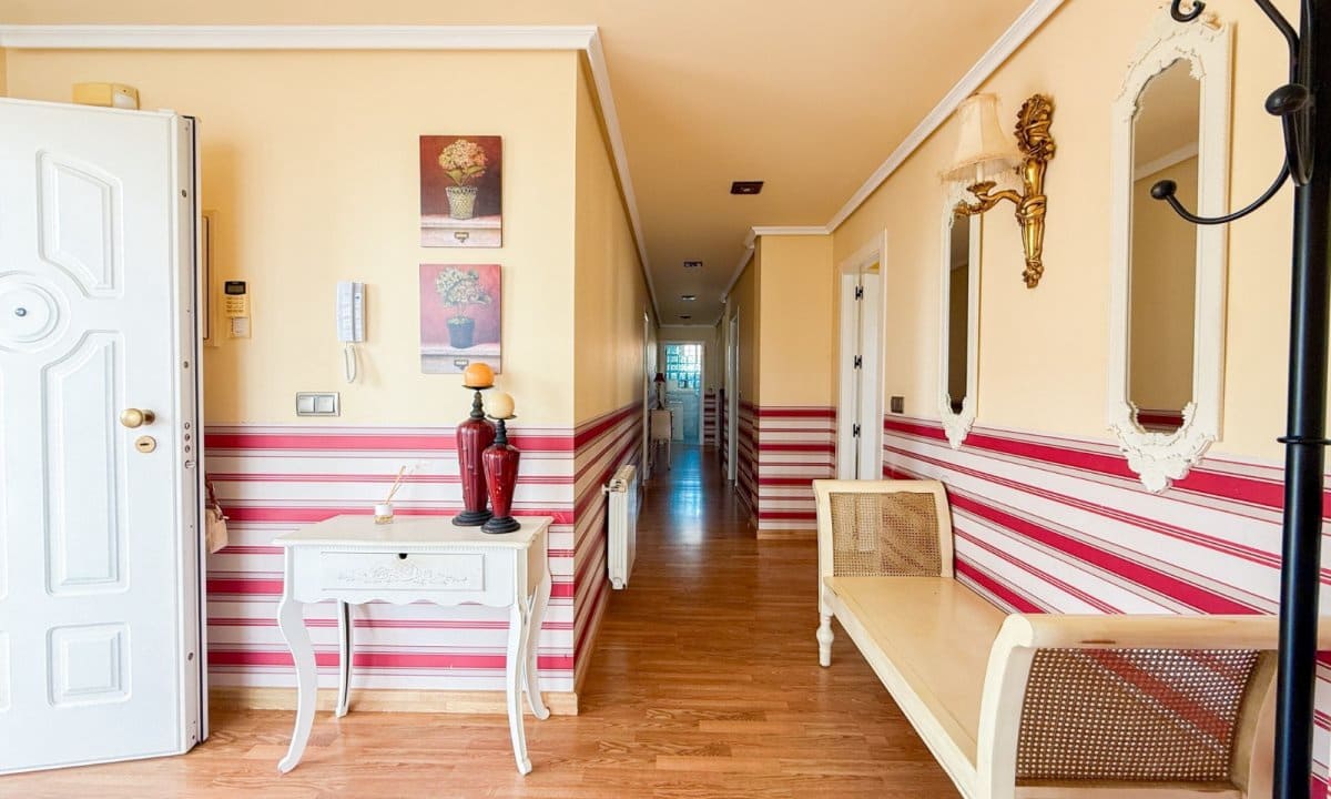 3 sypialnia Apartament na sprzedaż w Calarreona z basenem garażem - 630 000 € (Ref: 9996488)