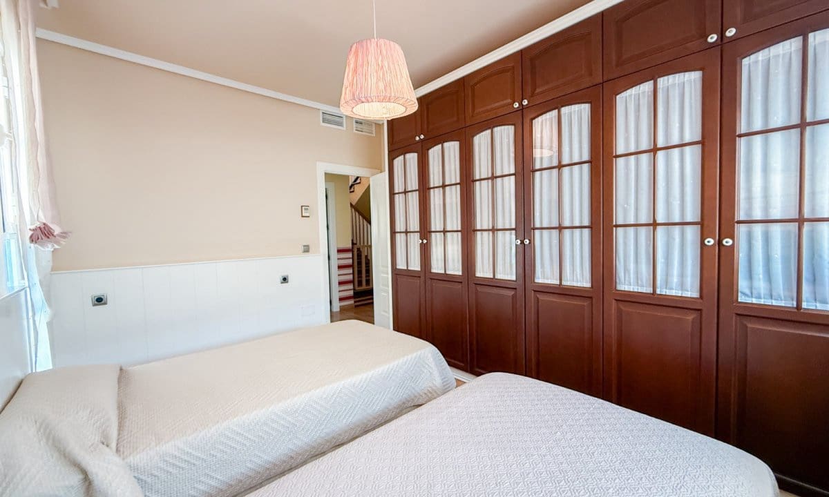3 sypialnia Apartament na sprzedaż w Calarreona z basenem garażem - 630 000 € (Ref: 9996488)