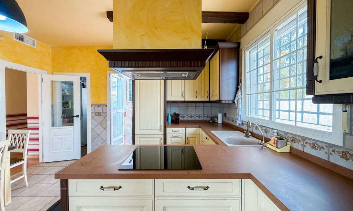 3 sypialnia Apartament na sprzedaż w Calarreona z basenem garażem - 630 000 € (Ref: 9996488)