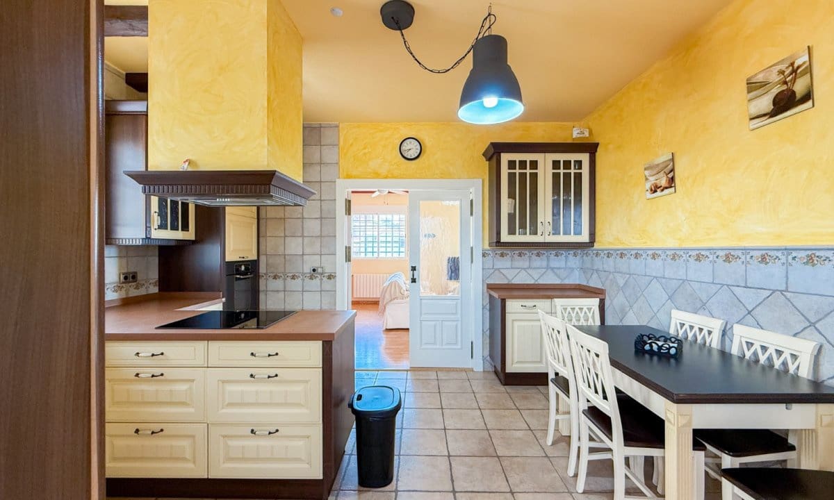 3 sypialnia Apartament na sprzedaż w Calarreona z basenem garażem - 630 000 € (Ref: 9996488)