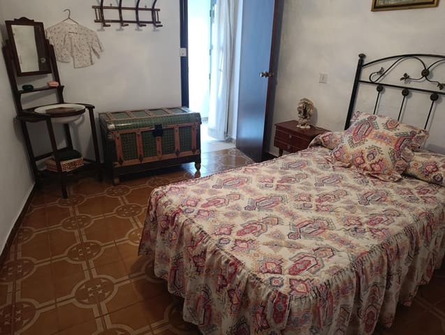 3 bedroom Townhouse for sale in Chiclana de Segura - € 45,000 (Ref: 10139738)