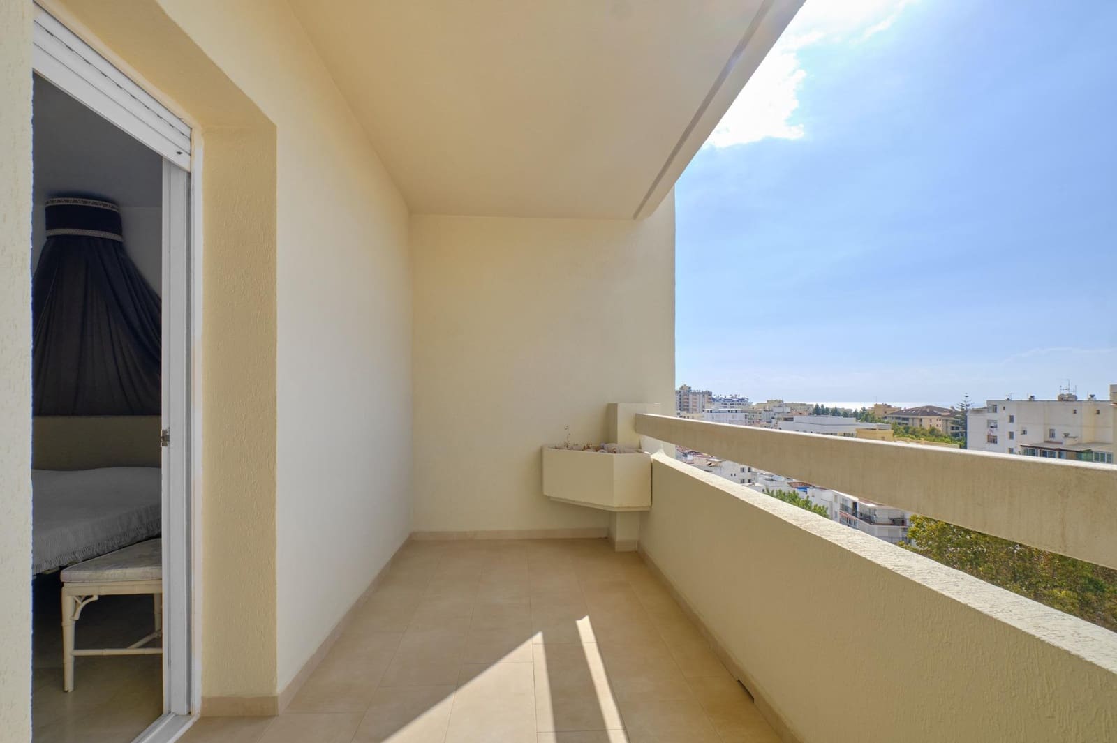 2 bedroom Apartment for sale in Marbella with pool garage - € 660,000 (Ref: 10155295)